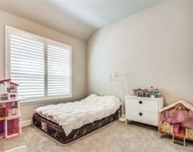 2017 Long Park Avenue - Photo Thumbnail 23