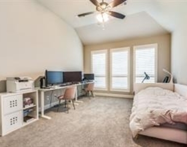 2017 Long Park Avenue - Photo Thumbnail 20