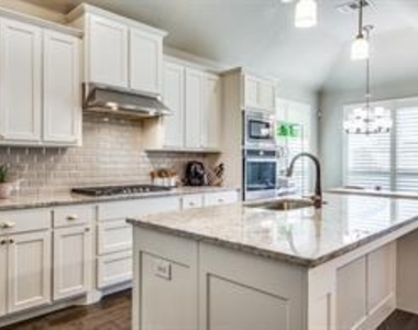 2017 Long Park Avenue - Photo Thumbnail 9