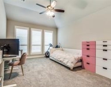 2017 Long Park Avenue - Photo Thumbnail 22