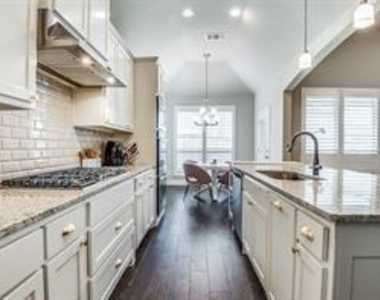 2017 Long Park Avenue - Photo Thumbnail 11