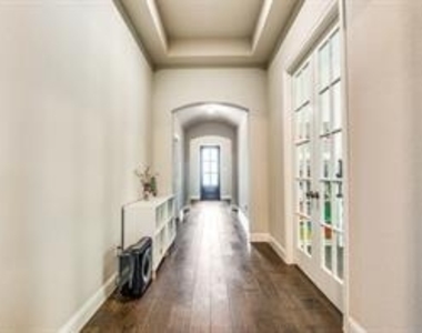2017 Long Park Avenue - Photo Thumbnail 3