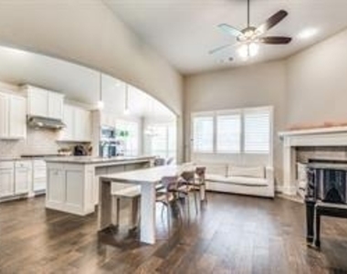 2017 Long Park Avenue - Photo Thumbnail 7