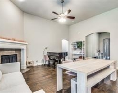 2017 Long Park Avenue - Photo Thumbnail 6