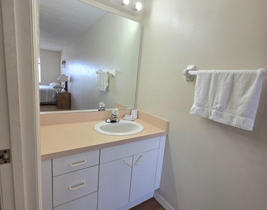 506 Chelsee Way - Photo Thumbnail 45