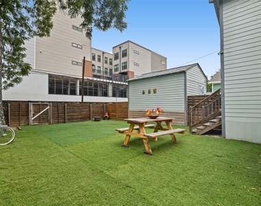 223 W 8th Street - Photo Thumbnail 25