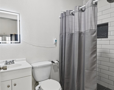 223 W 8th Street - Photo Thumbnail 23