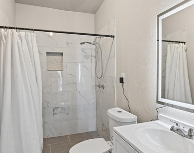 223 W 8th Street - Photo Thumbnail 12