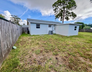 3566 Ivanhoe Avenue - Photo Thumbnail 12