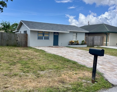 3566 Ivanhoe Avenue - Photo Thumbnail 2