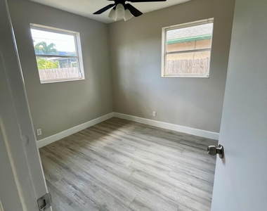 3566 Ivanhoe Avenue - Photo Thumbnail 7
