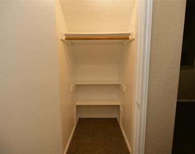 2083 Sundance Court - Photo Thumbnail 10