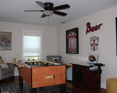 420 E Franklin Street - Photo Thumbnail 1
