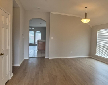 7403 Stone Hearth Drive - Photo Thumbnail 8