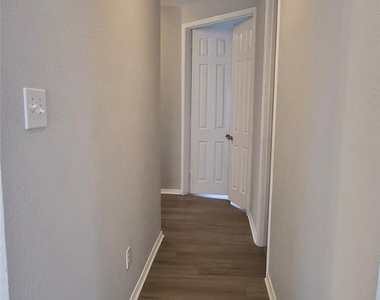 7403 Stone Hearth Drive - Photo Thumbnail 9