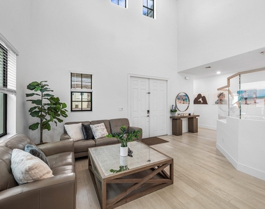 3138 Streng Lane - Photo Thumbnail 7