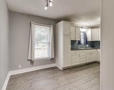 1108 Chester Street - Photo Thumbnail 8