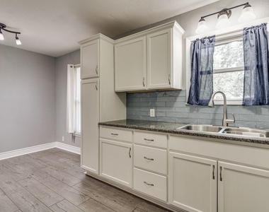 1108 Chester Street - Photo Thumbnail 6