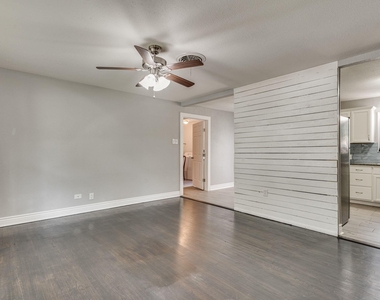1108 Chester Street - Photo Thumbnail 4