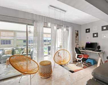 1930 Nw 18th Street - Photo Thumbnail 3