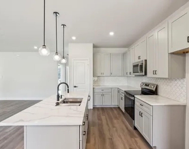 5713 Stonegate Circle - Photo Thumbnail 2