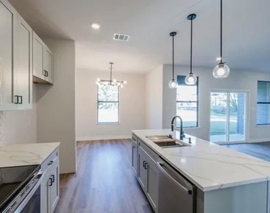 5713 Stonegate Circle - Photo Thumbnail 3
