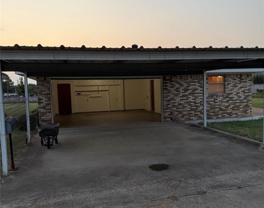 1729 Vicky Lane - Photo Thumbnail 7