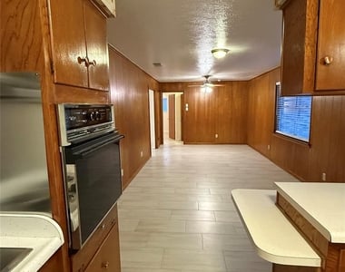 1729 Vicky Lane - Photo Thumbnail 13