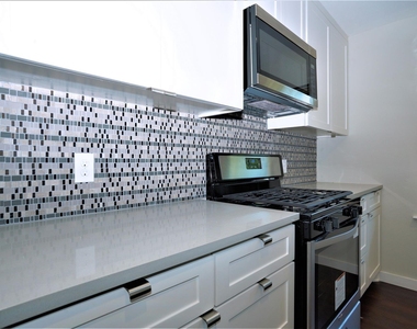 2435 Hillsboro Avenue - Photo Thumbnail 8