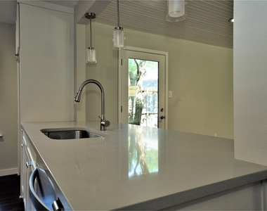 2435 Hillsboro Avenue - Photo Thumbnail 9