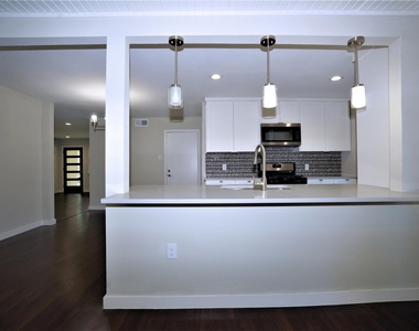 2435 Hillsboro Avenue - Photo Thumbnail 6