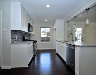 2435 Hillsboro Avenue - Photo Thumbnail 7