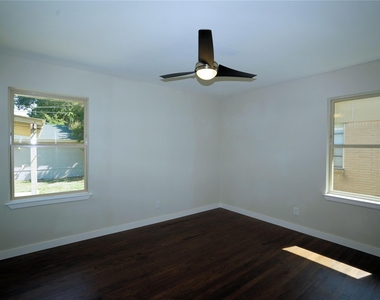 2435 Hillsboro Avenue - Photo Thumbnail 17