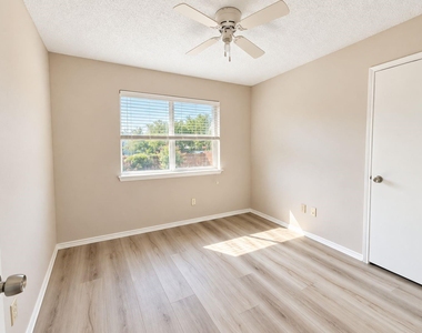 2096 Colt Court - Photo Thumbnail 6