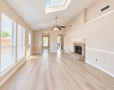 2096 Colt Court - Photo Thumbnail 2