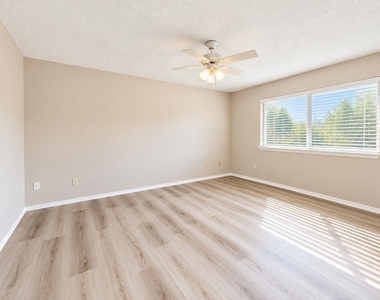2096 Colt Court - Photo Thumbnail 8