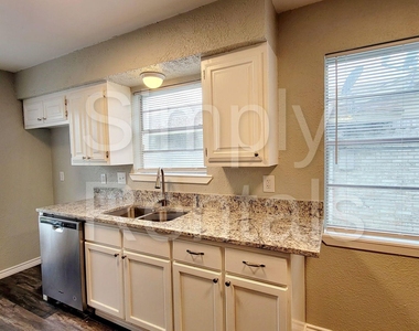 2602 Bliss - Photo Thumbnail 14