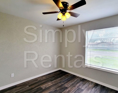 2602 Bliss - Photo Thumbnail 3