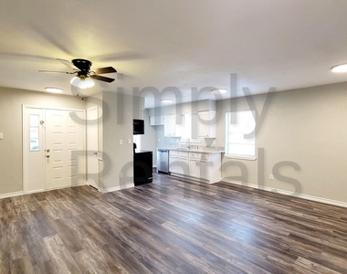 2602 Bliss - Photo Thumbnail 17
