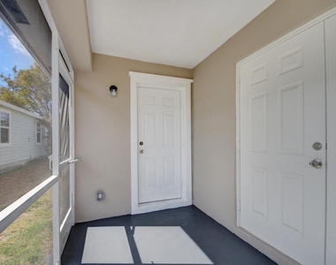 1043 22nd Street - Photo Thumbnail 5