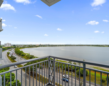300 S Australian Avenue - Photo Thumbnail 2