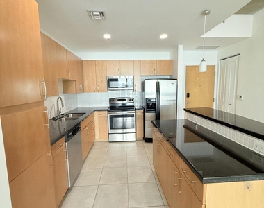 300 S Australian Avenue - Photo Thumbnail 21