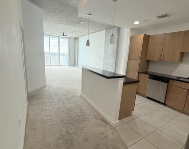 300 S Australian Avenue - Photo Thumbnail 23