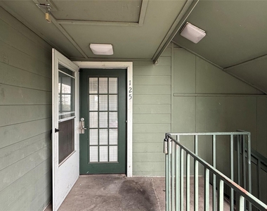 6108 Abrams Road - Photo Thumbnail 3