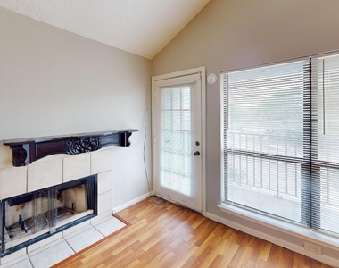 6108 Abrams Road - Photo Thumbnail 7