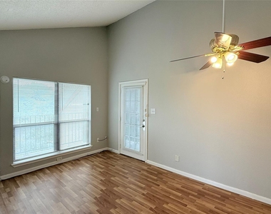 6108 Abrams Road - Photo Thumbnail 9