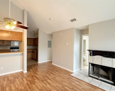 6108 Abrams Road - Photo Thumbnail 8
