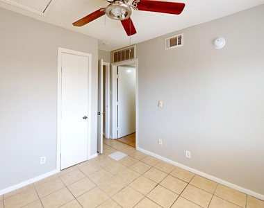 6108 Abrams Road - Photo Thumbnail 11