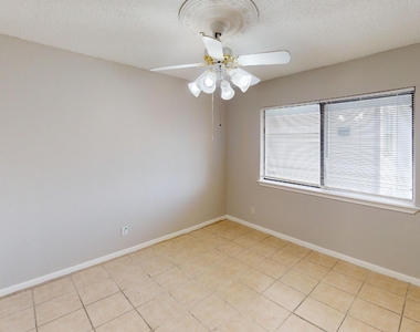 6108 Abrams Road - Photo Thumbnail 12