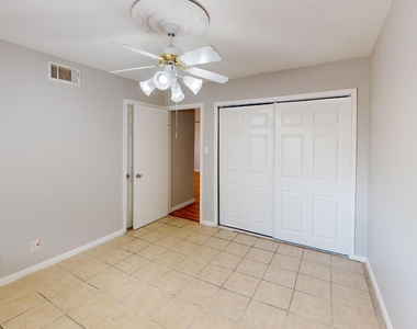 6108 Abrams Road - Photo Thumbnail 10